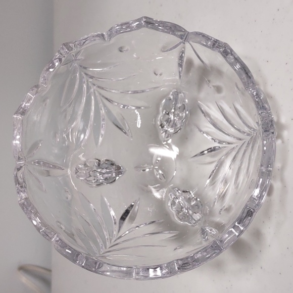 🎅 Three footed glass candy dish with Christmas tree & star motif🎄🤶 - Picture 5 of 9